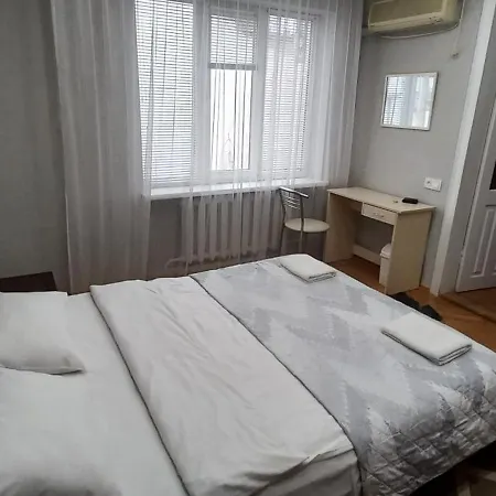 Pelican Guest House & Hostel Çernivtsi Dış mekan fotoğraf